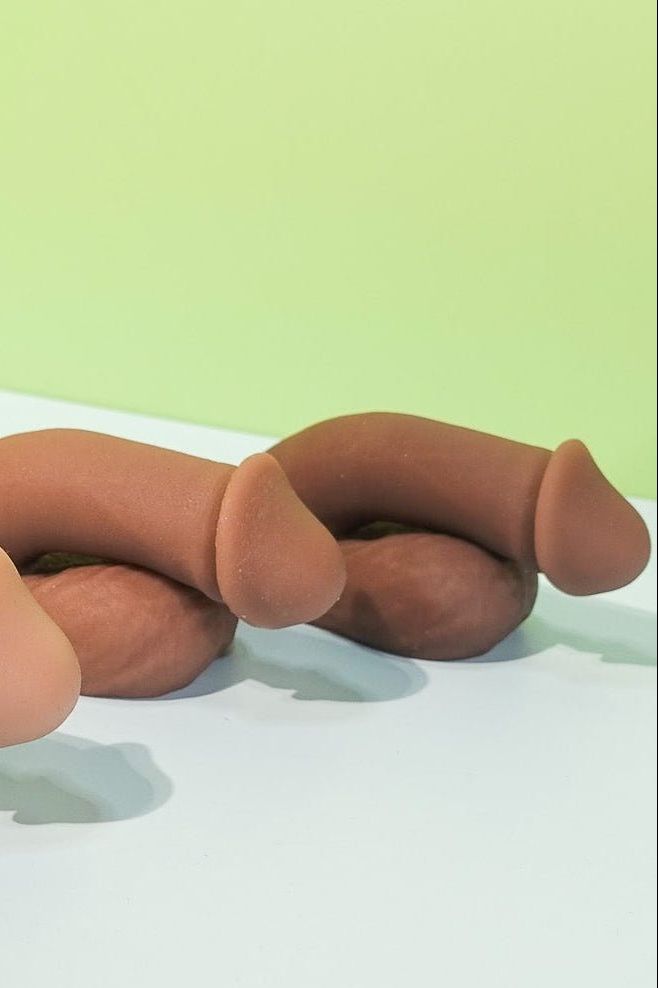 archer silicone packer shown in hazelnut and chocolate